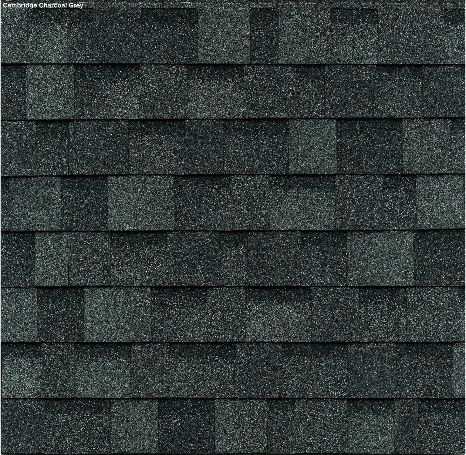 Șindrilă bituminoasă IKO Cambridge Xtreme în nuanța Charcoal Grey pe un acoperiș cu pantă mică
